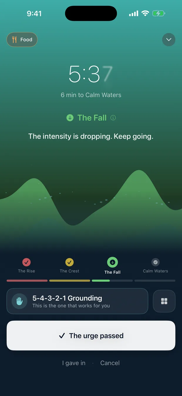 The surf screen during The Fall phase, with the wave receding and coping tools available.